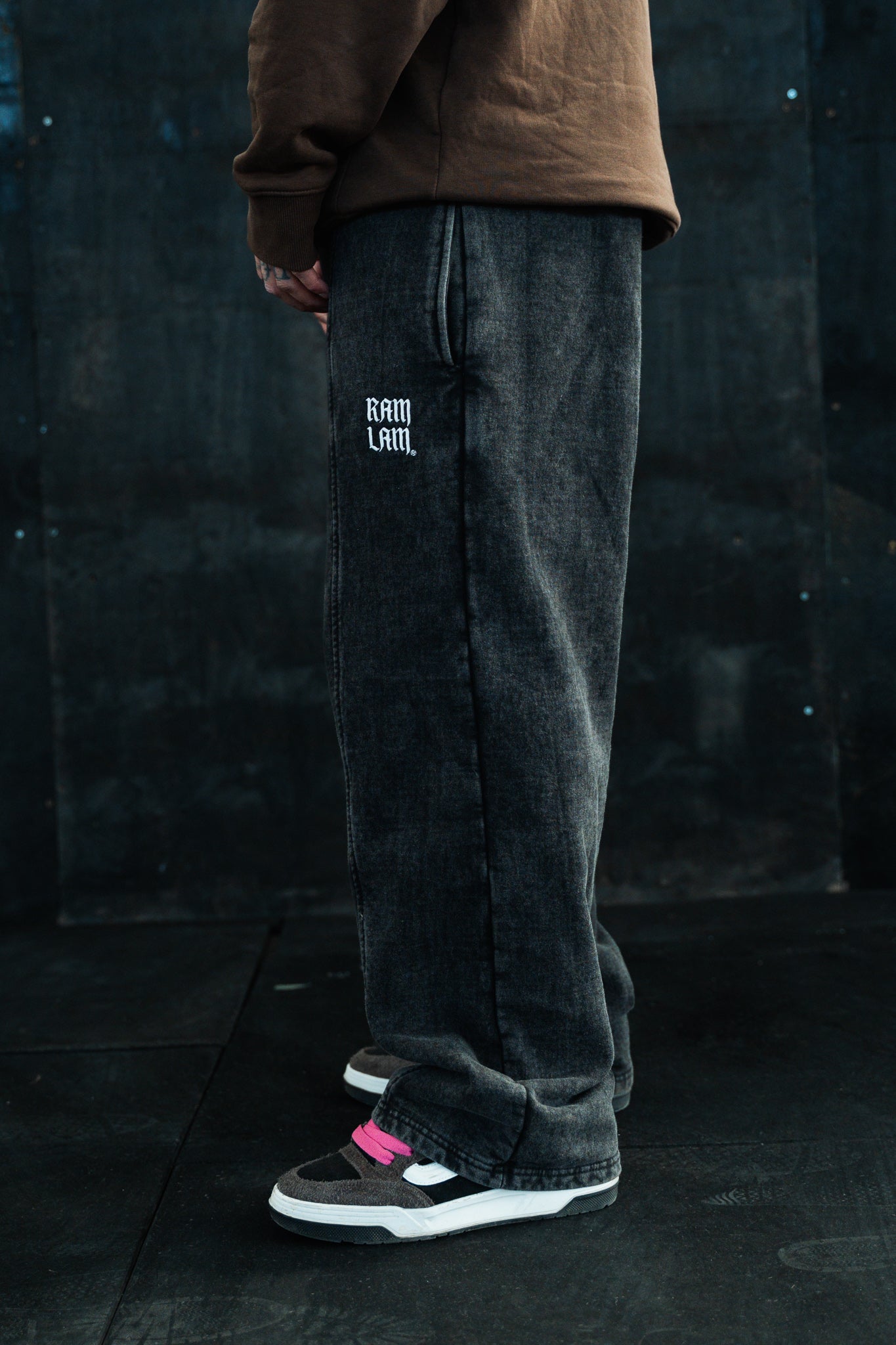 Pantalón buzo baggy fit acidwash