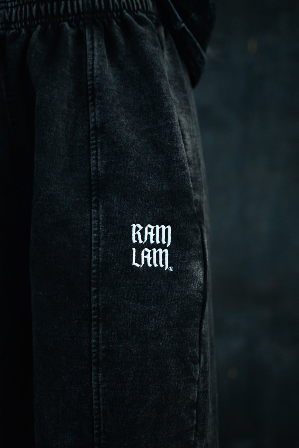 Pantalón buzo baggy fit acidwash
