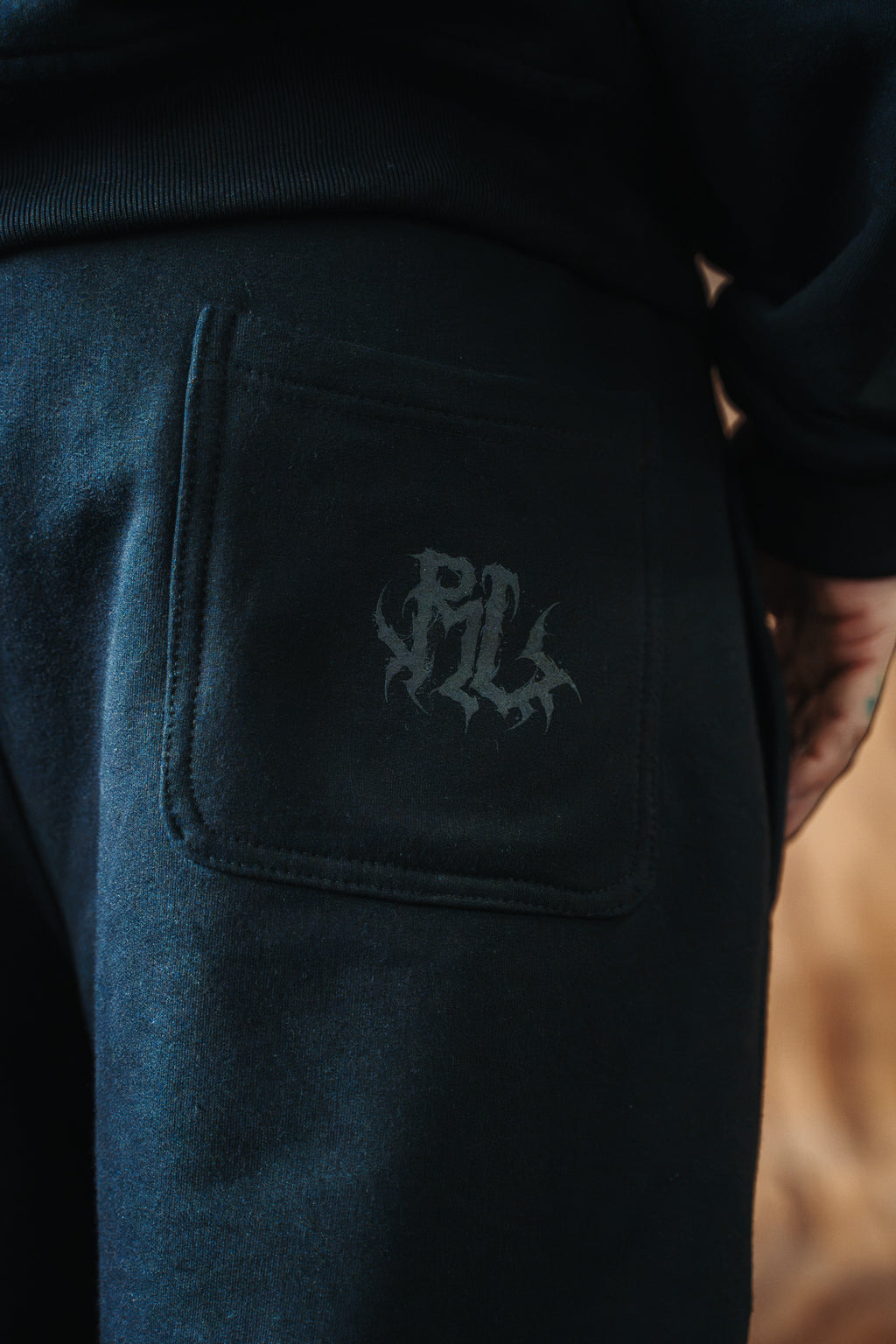Pantalón buzo baggy fit RL All black