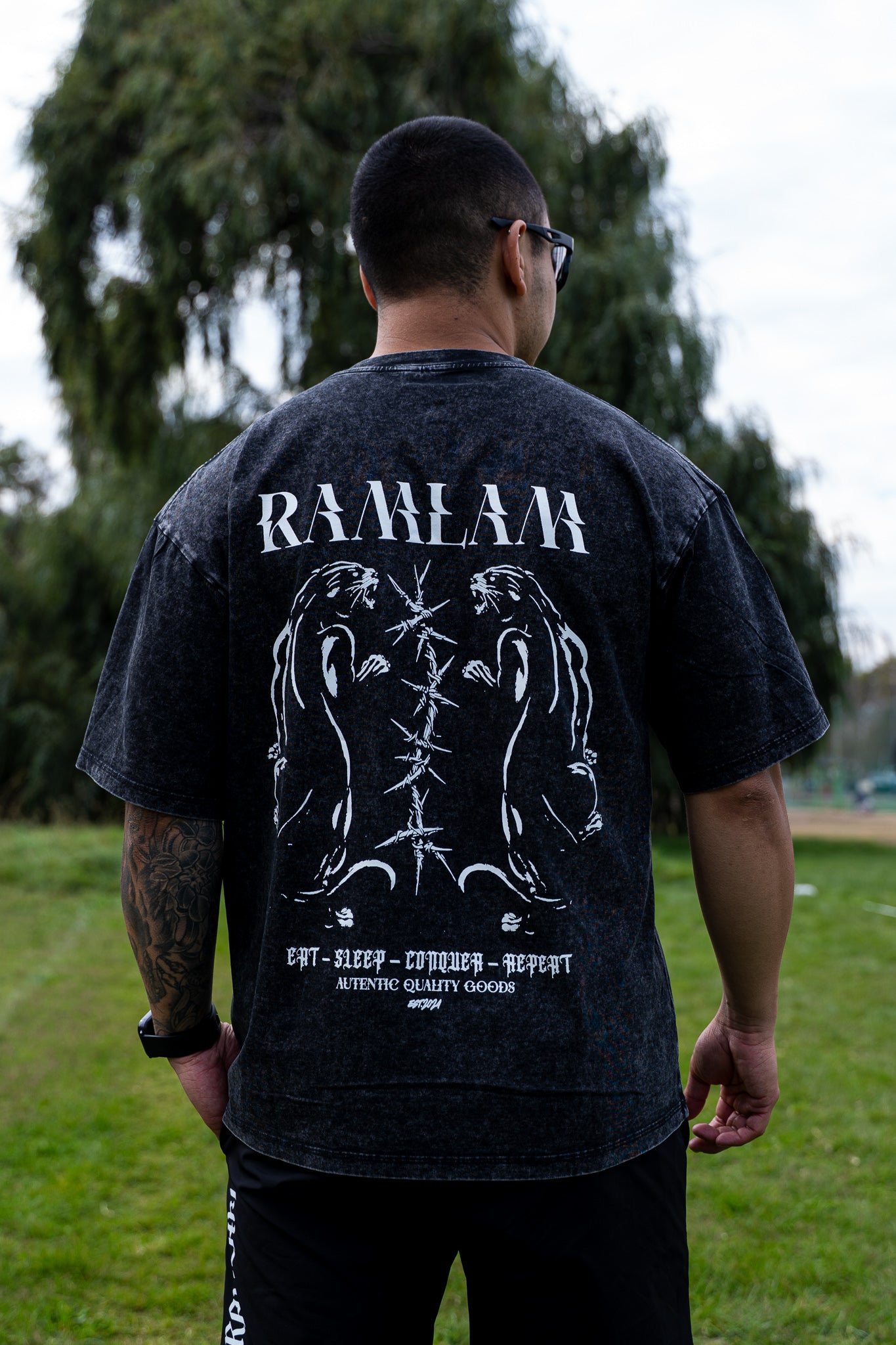 Polera oversize Black/ Wt Panthers
